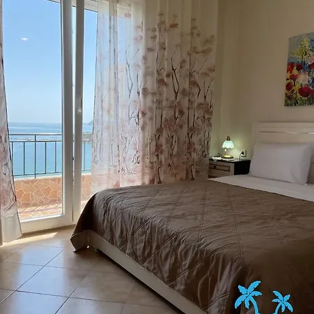 Oikos Poseidonas * Palaiontsiflikion
