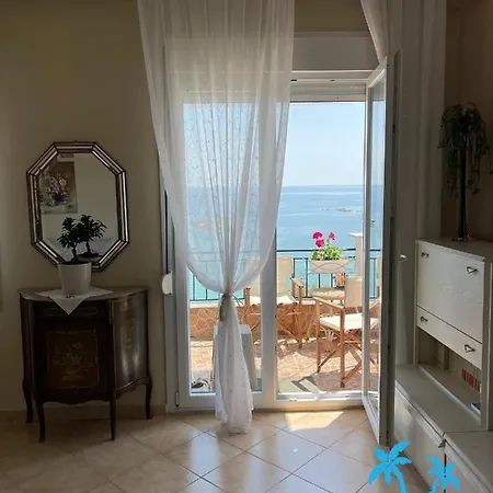 Apartment Oikos Poseidonas Palaiontsiflikion