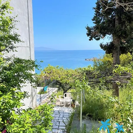 Apartment Oikos Poseidonas Palaiontsiflikion