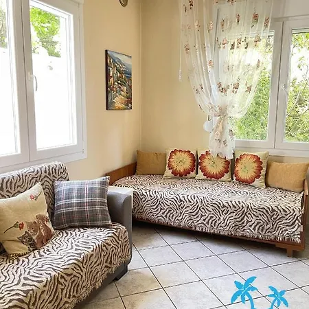 Oikos Poseidonas Apartment Palaiontsiflikion