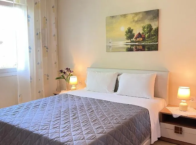 Oikos Poseidonas Apartment *